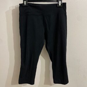 Soybu Black Capri Leggings